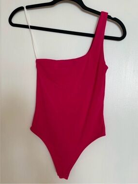 Babaton Hot Pink One-Shoulder Women’s One-Piece Bodysuit